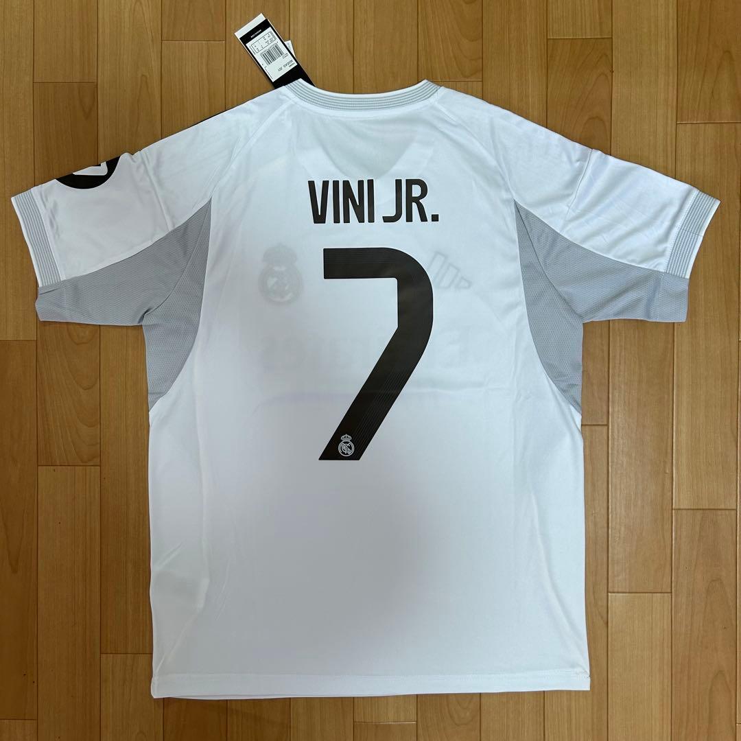 ヴィニシウス　レアルマドリード　25/26 ホームユニフォーム　M 新品未使用！