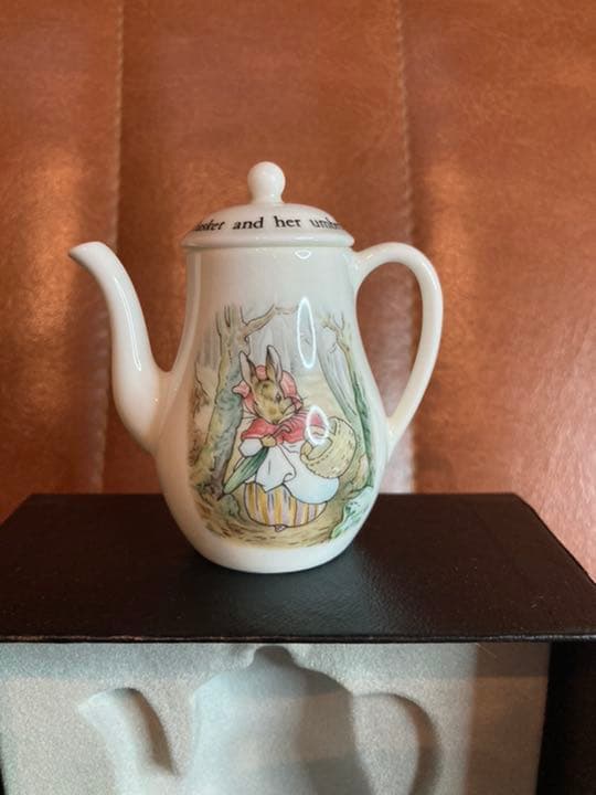 ウェッジウッド　ミニチュア　ピーターラビット　4箱セット　黒壷 