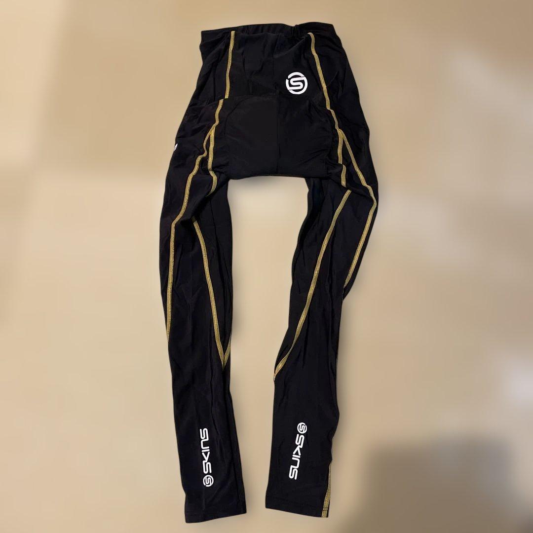 SKINS サイクルウエア　上下セットS グレー/レッド