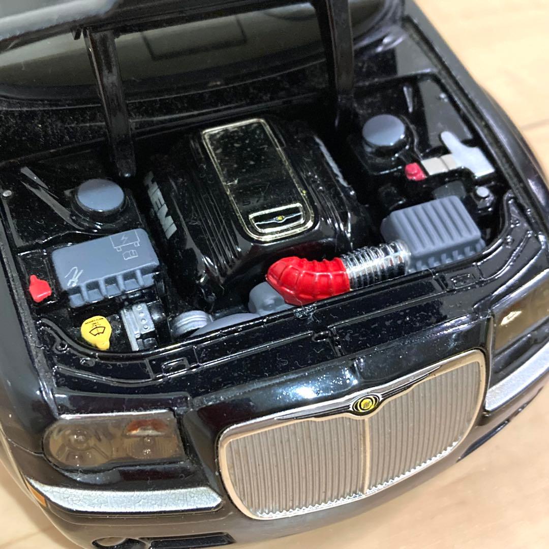ミニカー JADA DUB CITY KUSTOM$ Chrysler 300C 1/18
