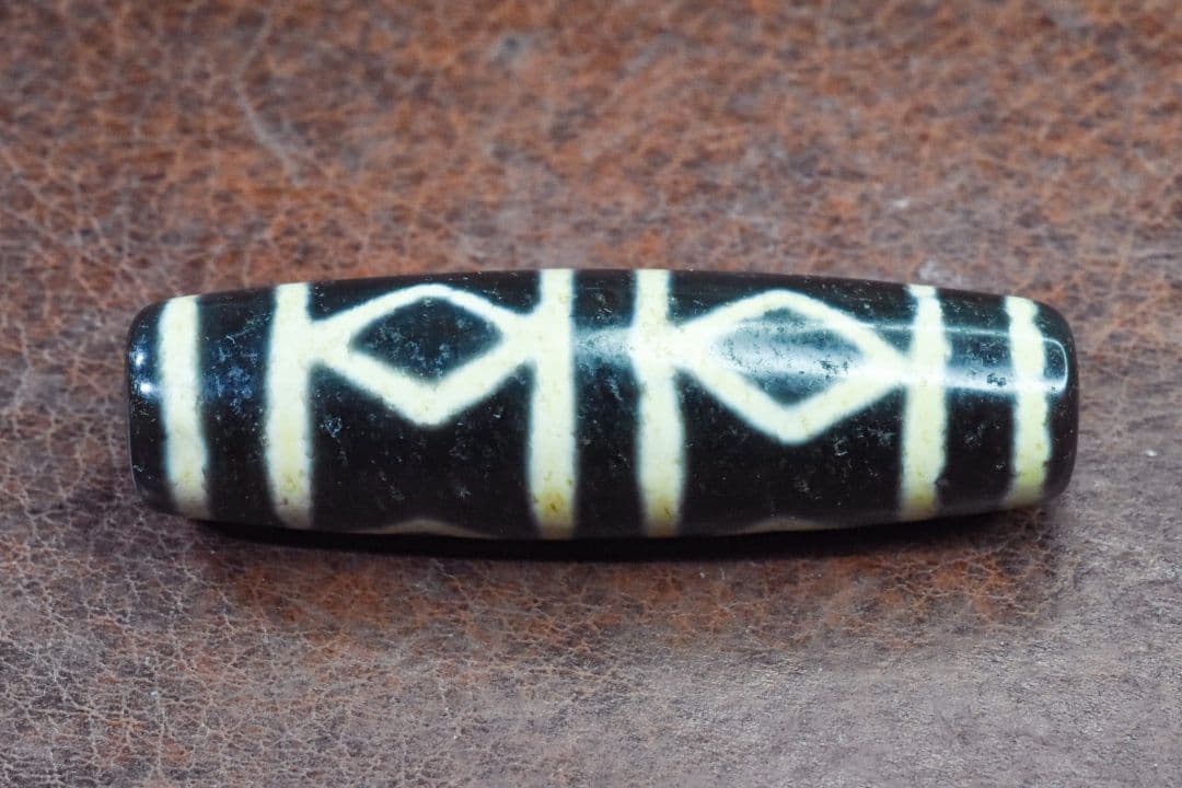 金剛六眼天珠　Dorje