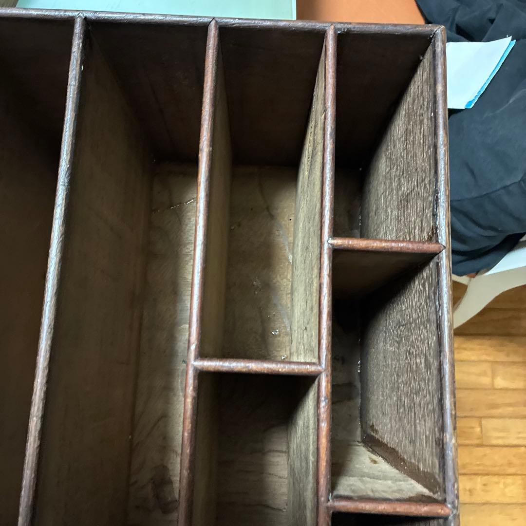 アメリカから木製引き出し式タンス 9個の引き出し付き