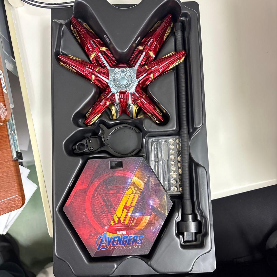 ホットトイズ　アイアンマン　マーク85（素顔はヴァリアントヘッド)