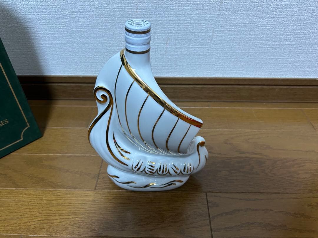 Cognac Larsen Invincible 陶器ボトル　２本セット