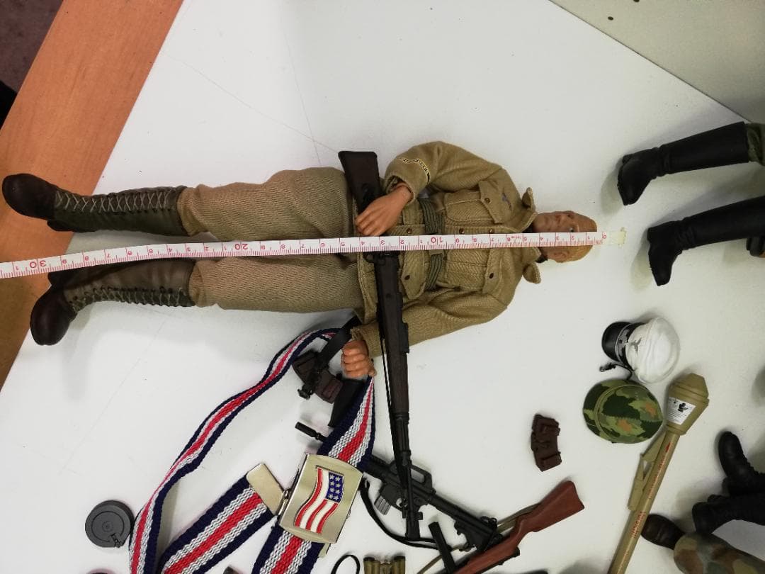 21ST CENTURY TOYS　ミリタリーフィギュアと他の種類　８体