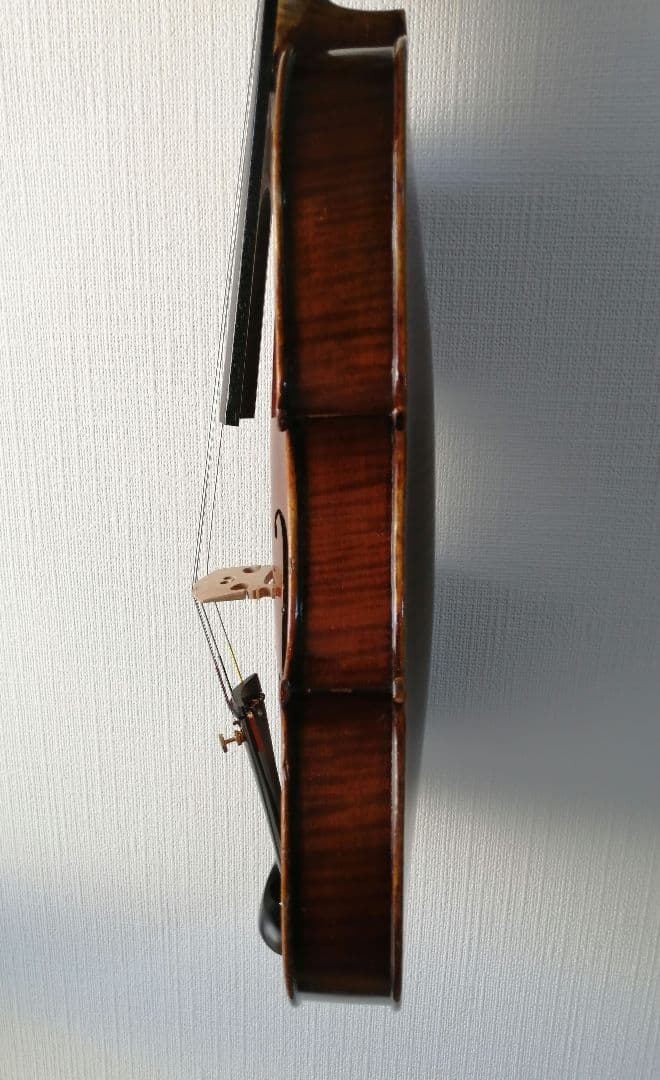 オールドフレンチ　ヴァイオリン　(An old French violin)