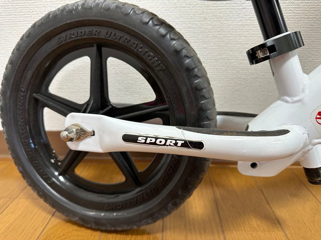 STRIDER バランスバイク ホワイト・ブラック　専用バッグ付