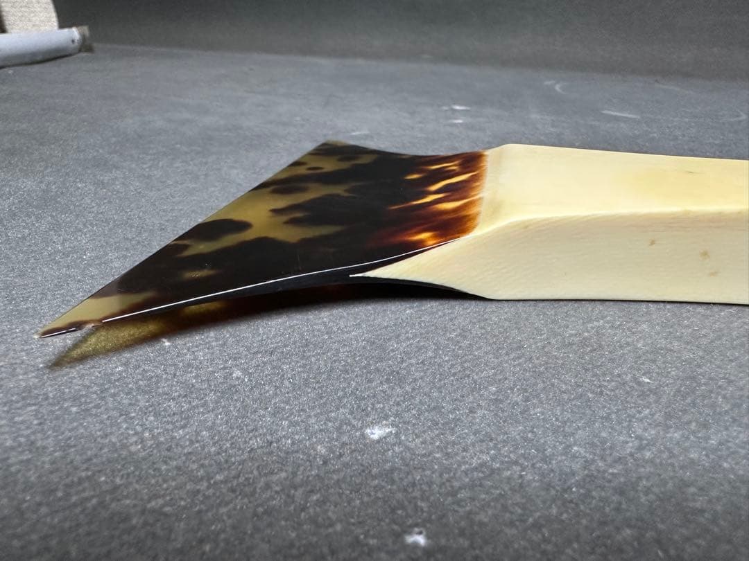 津軽三味線　鼈甲撥　撥　バチ　天然素材　和楽器　民謡　アンティーク　細密細工