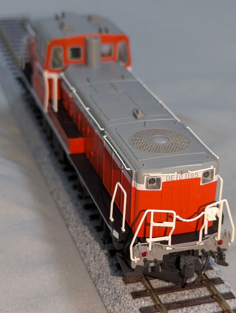 KATO　DE10　HO　【1-703】　パーツ、インレタ取付済み残りあり。②