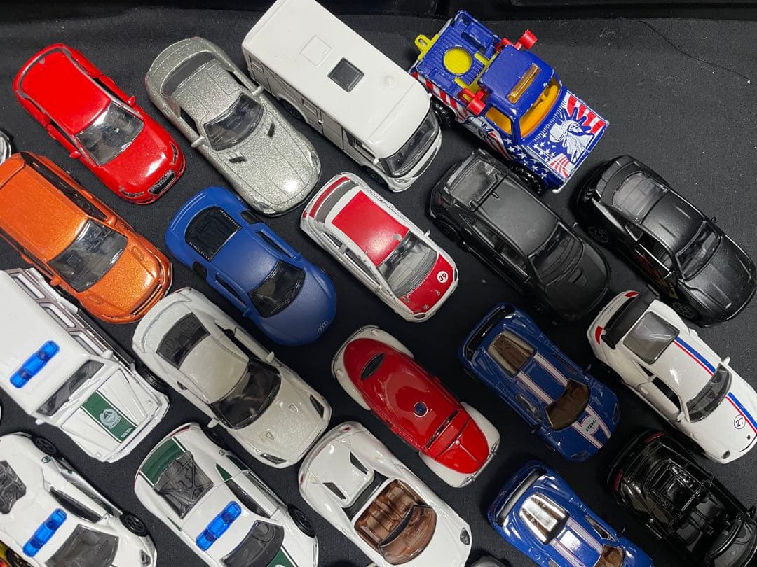 大量　マジョレット製ミニカー　まとめ売り　84台セット　1/64