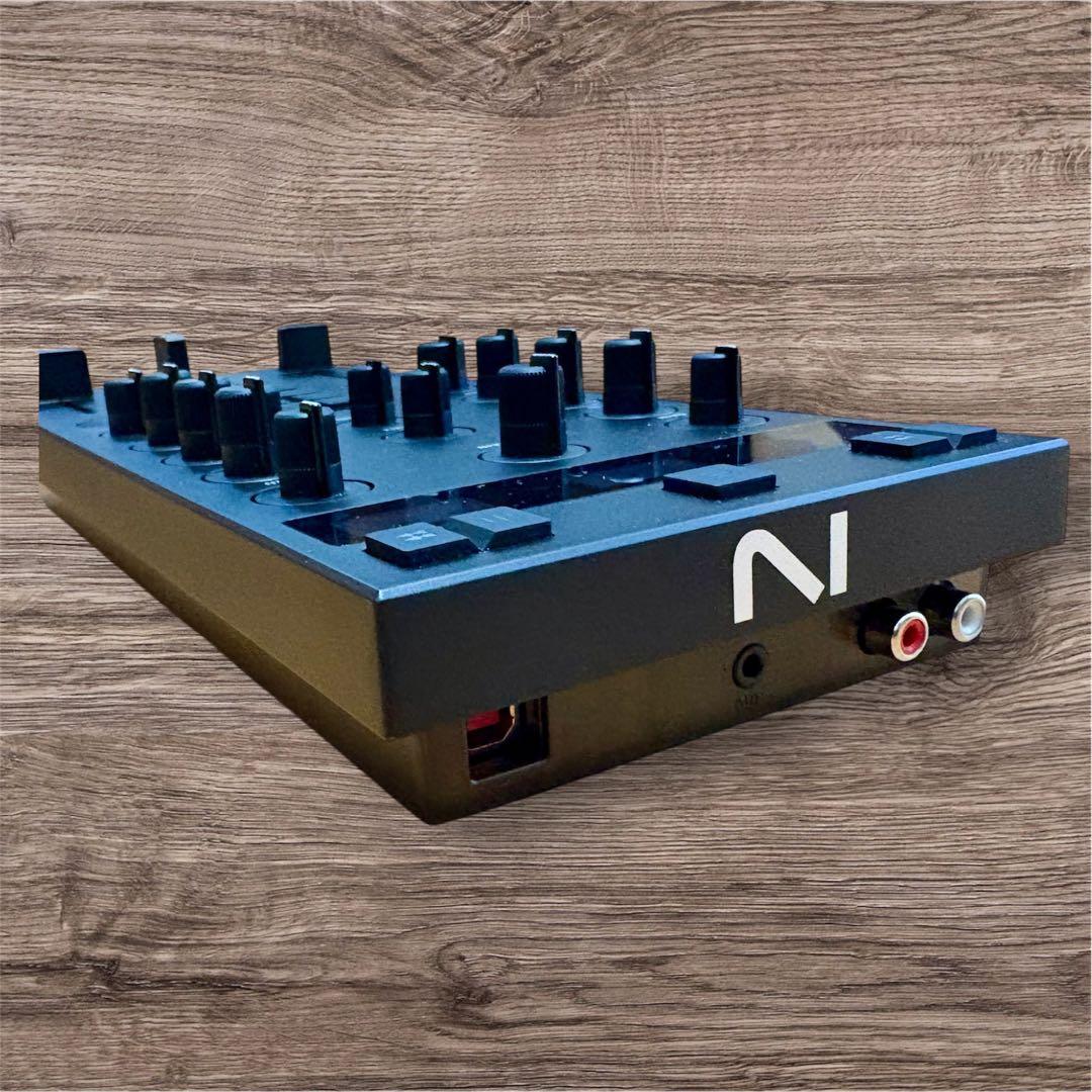 TRAKTOR KONTROL Z1 MK2 DJコントローラー 本体のみ