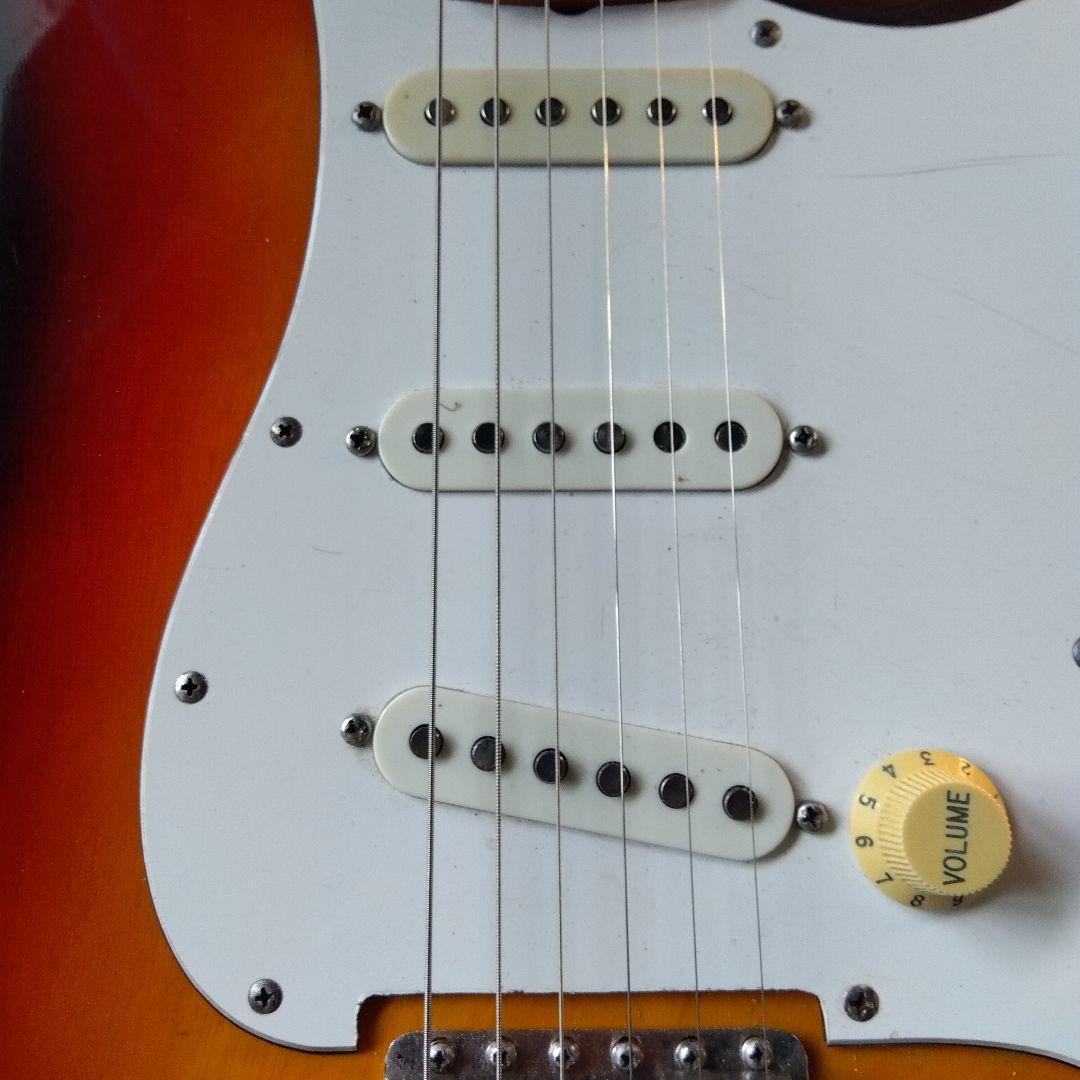 ストラトキャスター タイプ。サンバースト …値下げ！