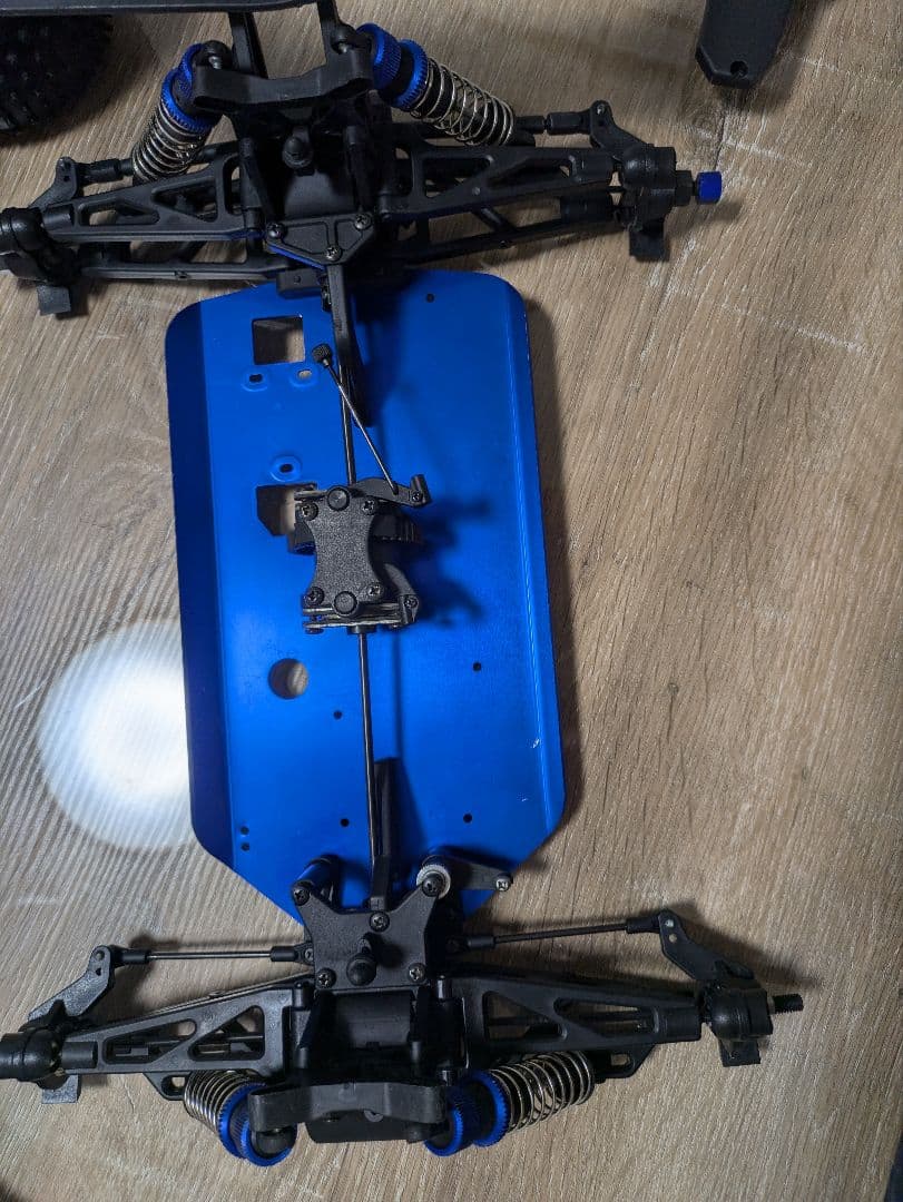 京商DBX、エンジンラジコン、未完成品