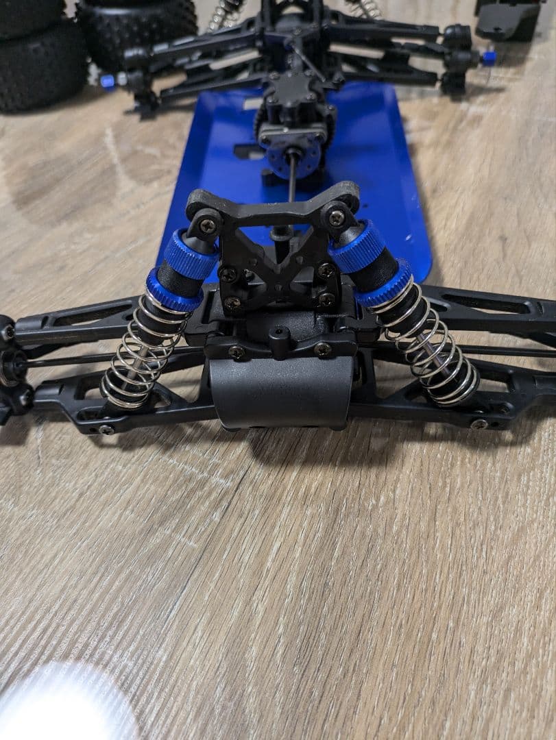 京商DBX、エンジンラジコン、未完成品