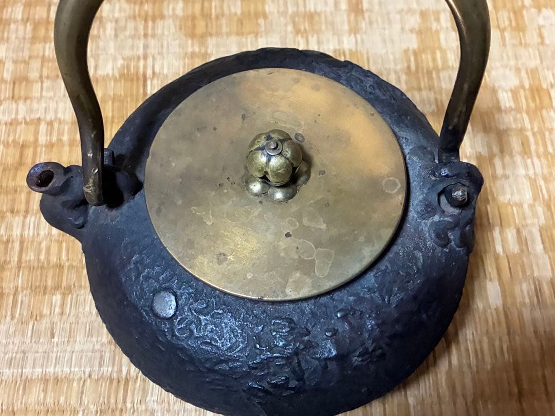 亀文堂 銀象嵌取手 鉄瓶