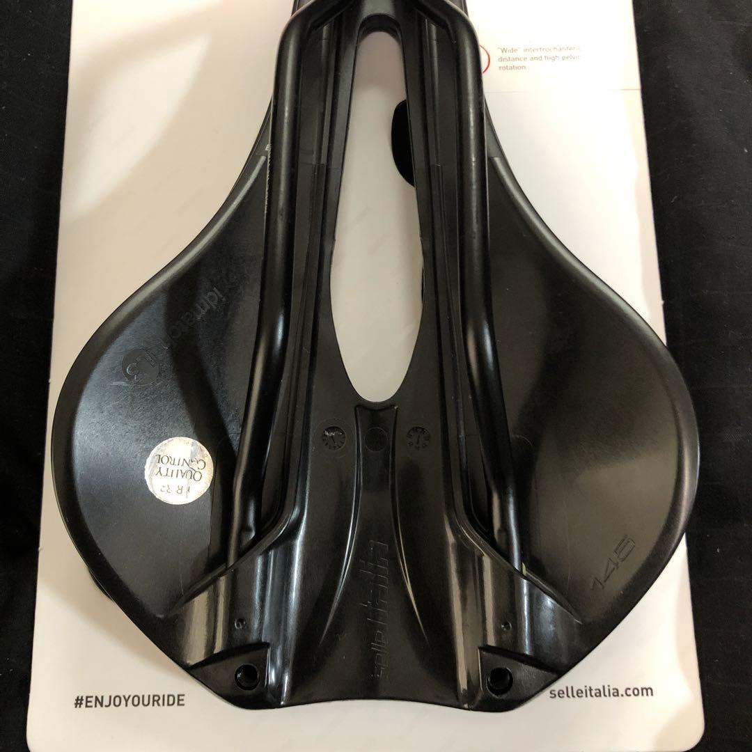 Selle Italia Novus Boost Evo GRAVEL サドル