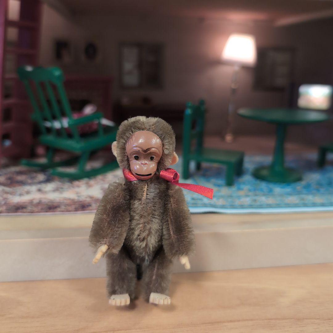 ドイツ　シュコー　舌を出すお猿さん