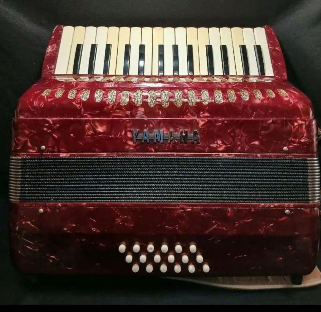 Yamaha アコーディオン 赤 32鍵盤