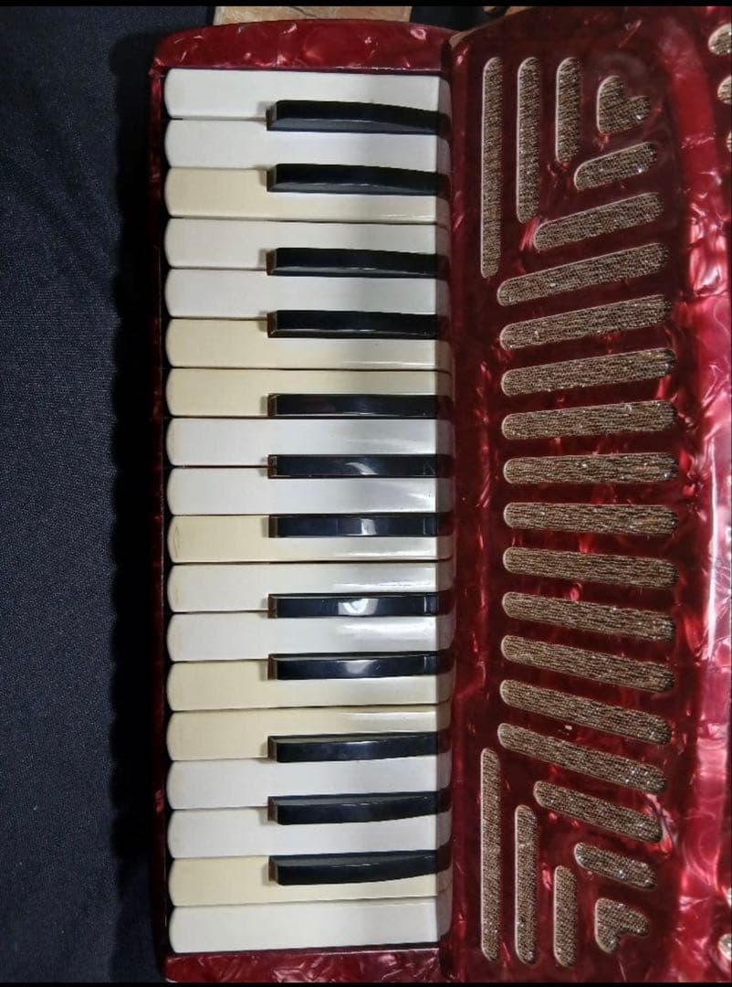 Yamaha アコーディオン 赤 32鍵盤