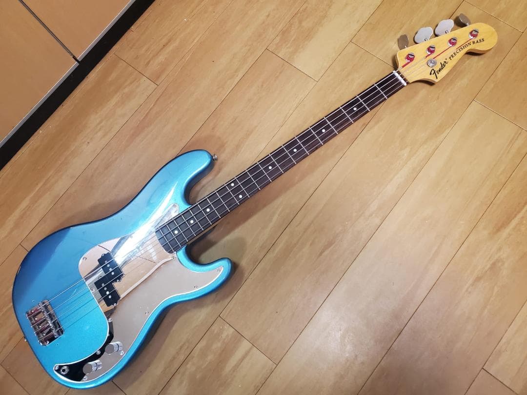 REPLICA OF IRON MAIDEN´S PRECISION BASS