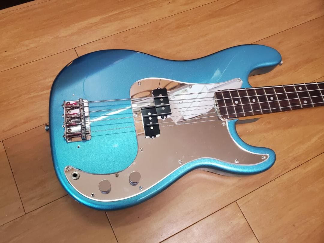 REPLICA OF IRON MAIDEN´S PRECISION BASS