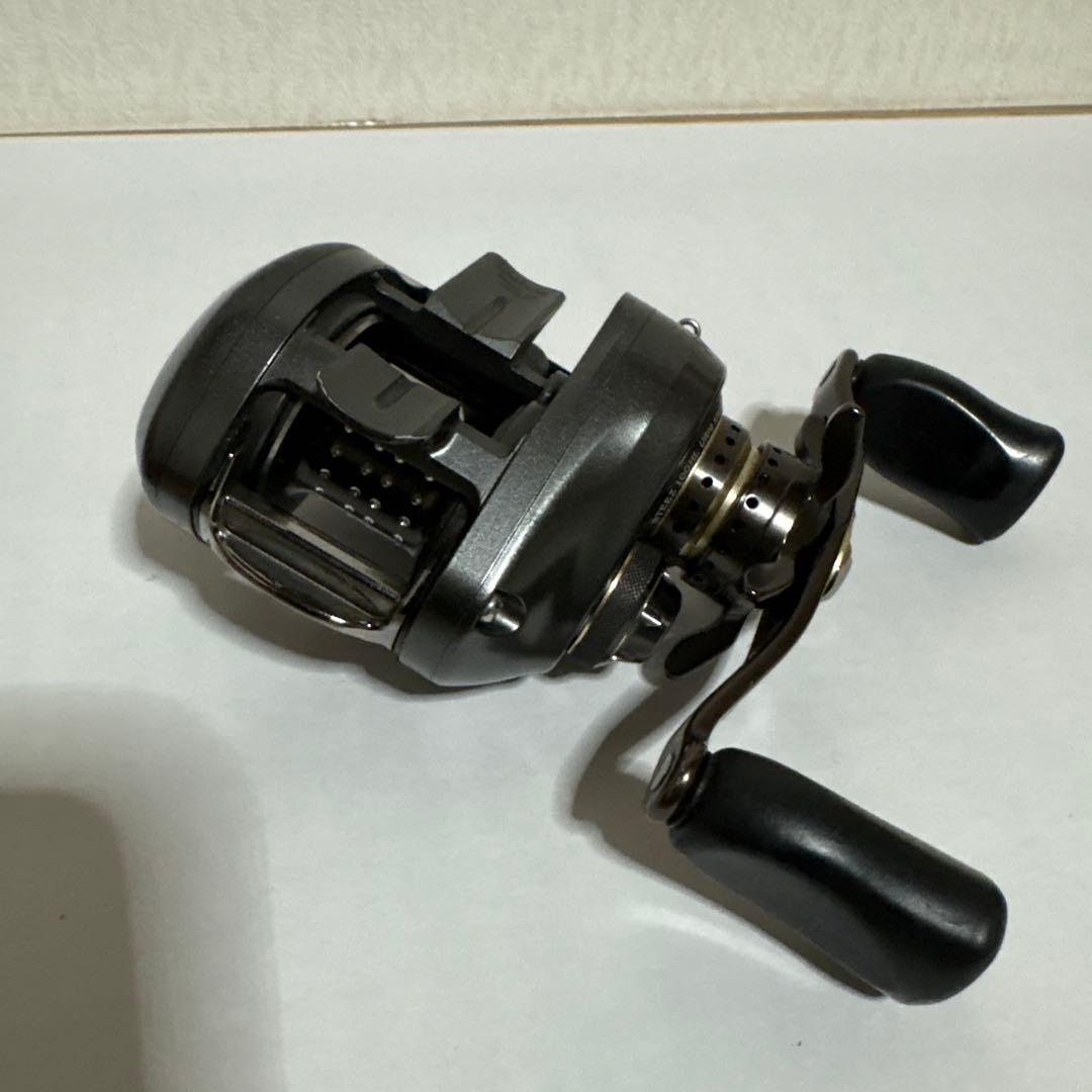 ダイワ スティーズ 100HL STEEZ 釣具　リール　ルアー