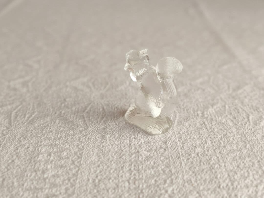 * vintage glass figure ୨୧ * ガラスの リスさん