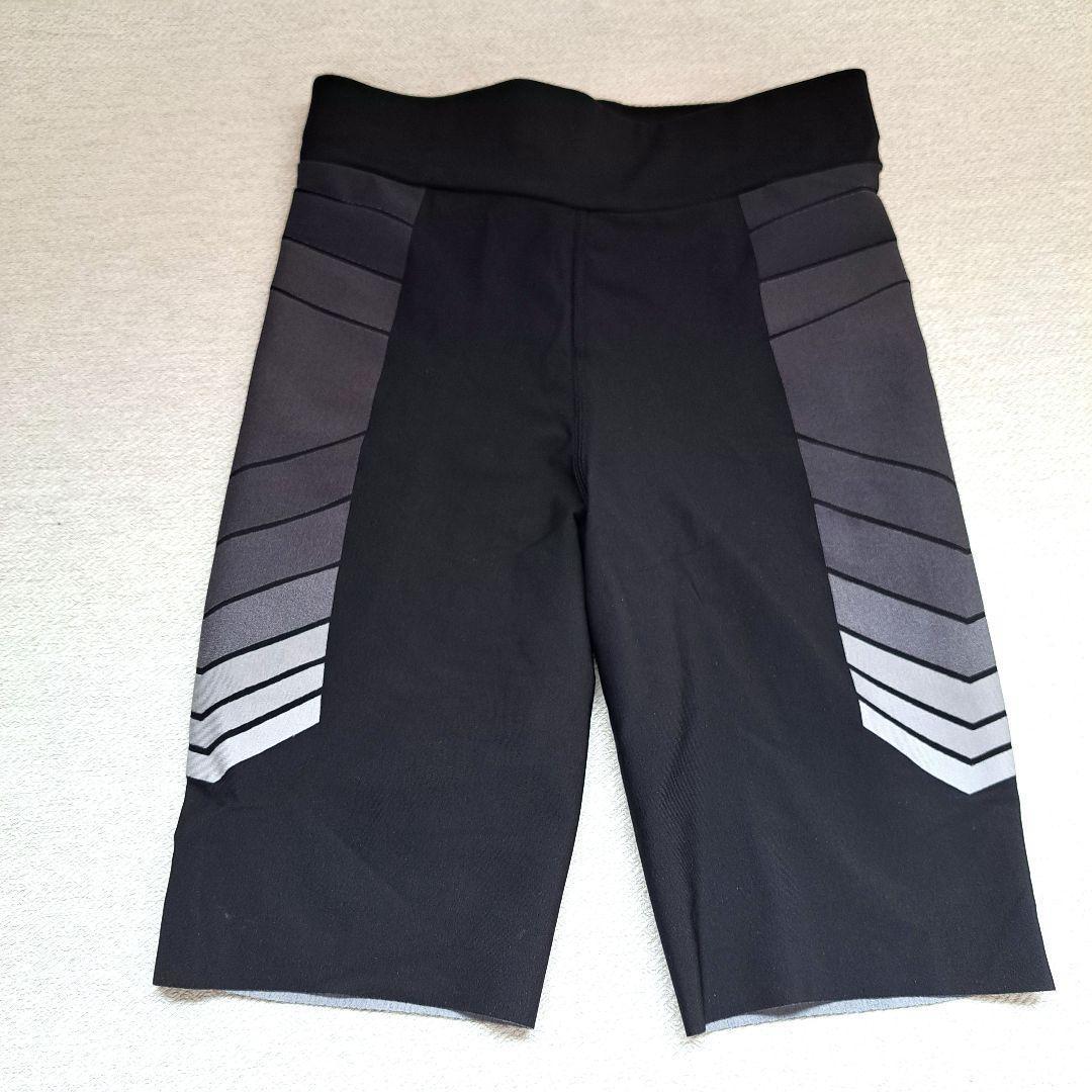 CW-X　ハーフパンツ　腹圧サポート　トレーニング　スポーツ　スパッツ