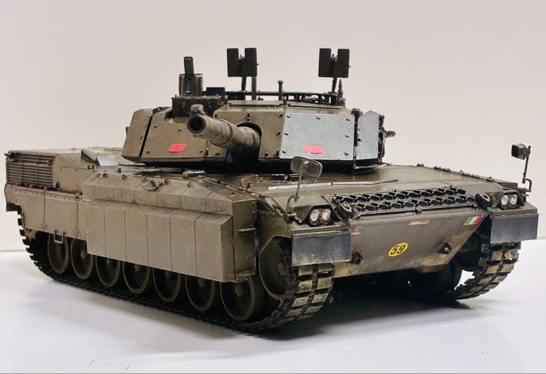 トランペッター　C1 アリエテ PSO 戦車　1/35 模型　完成品　イタリア