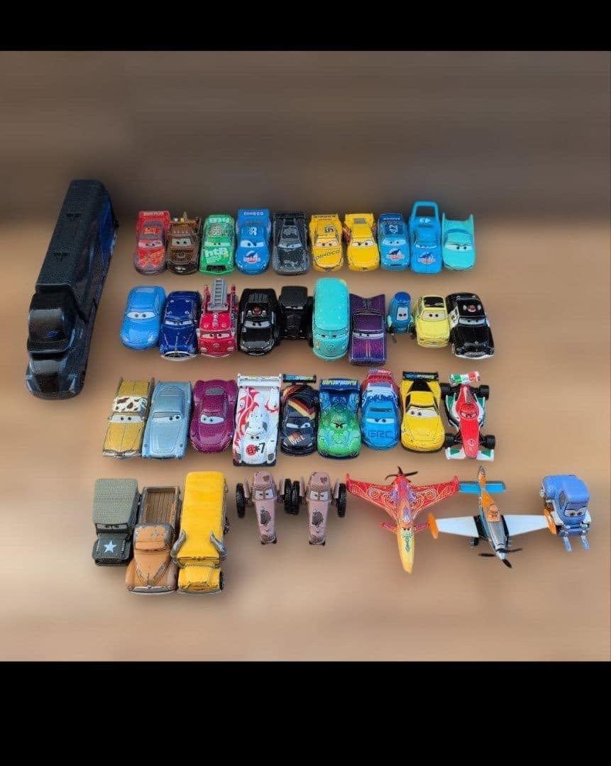 トミカ　カーズ