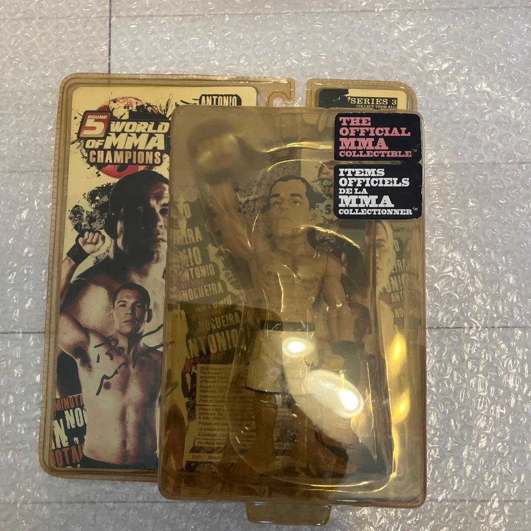 PRIDE チャンピオンベルト フィギュア付き　プロレス　ノゲイラ弟サイン付