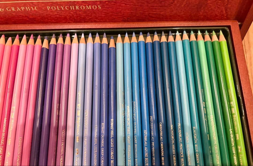 ファーバーカステルの木箱入り色鉛筆100色