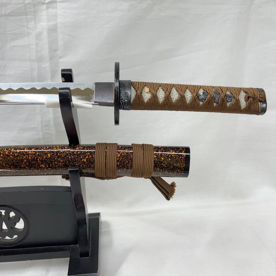 模造刀 二本差し 太刀 脇差 龍鍔 透かし 梨地塗 鞘 互の目 刃紋 高級