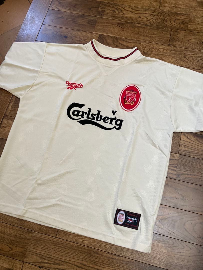 リヴァプール　ユニフォーム