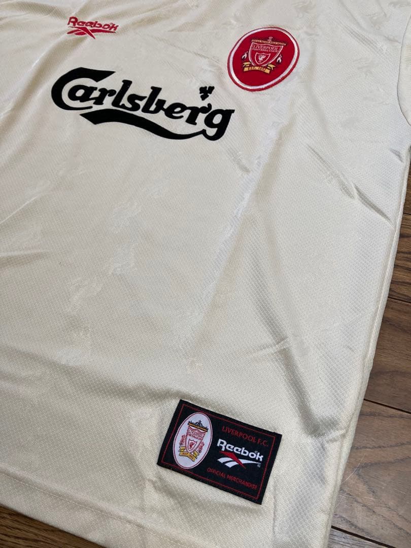 リヴァプール　ユニフォーム
