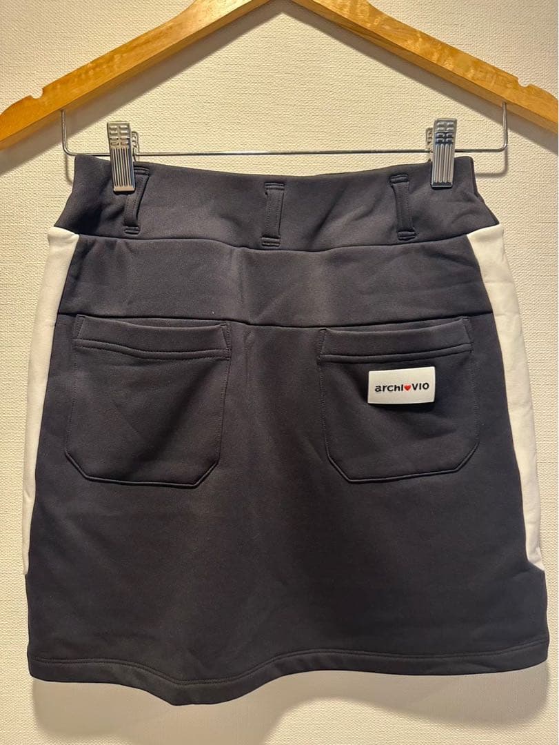【新品未使用】アルチビオ ネイビー スカート