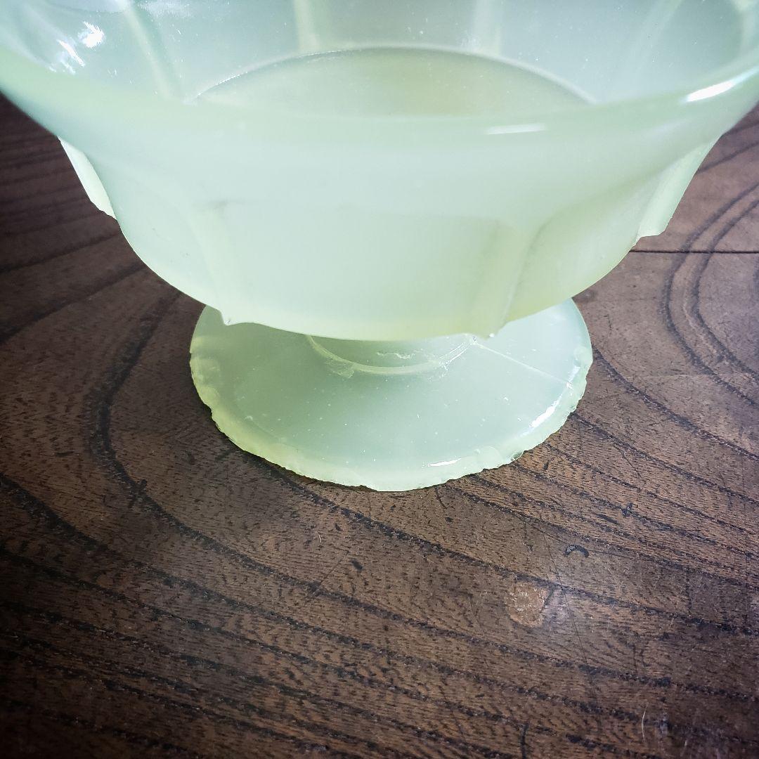 黄練りウランガラス　氷コップ　乳白色　明治　大正ロマン　デザートカップ　訳あり