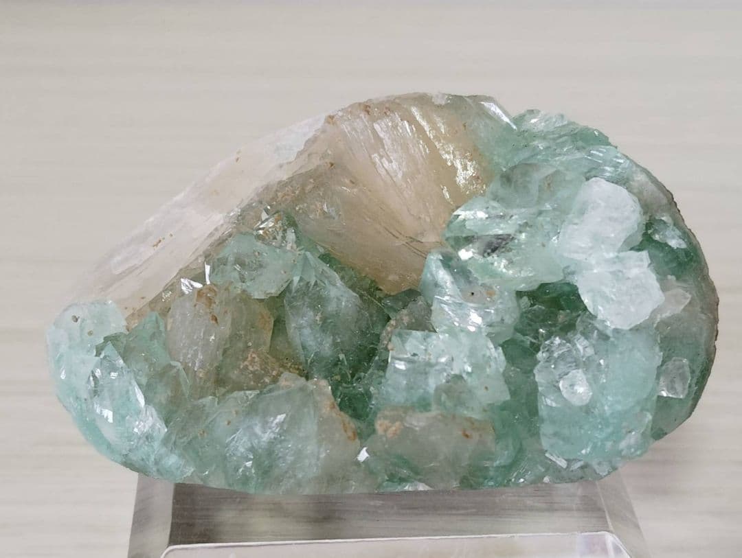 アポフィライト スティルバイト️ 鉱物 標本 原石 母岩付きミネラル インド産