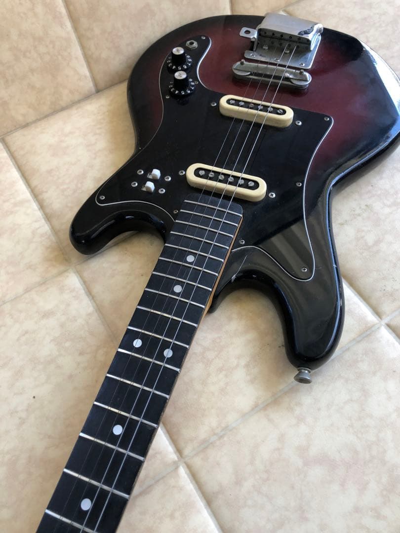 エレキギター　(メーカー不明)(G70)