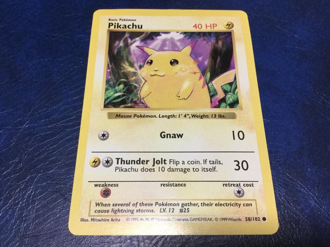 ピカチュウ　イエローチーク　海外　ポケモンカード