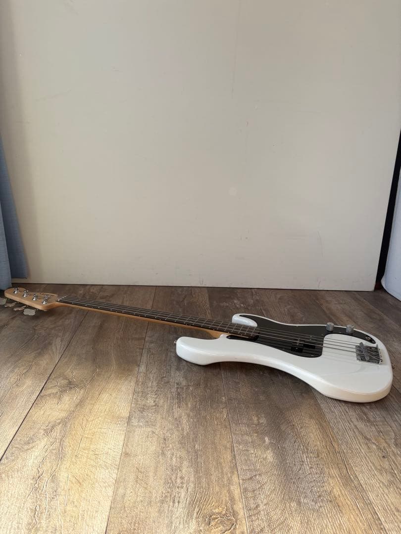 バスカーズ　ベース　エレキベース　オマケ付き！
