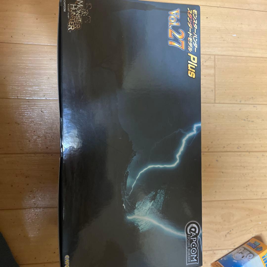 『 未開封』CAPCOM モンスターハンター Plus Vol.27