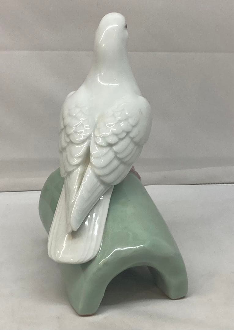 113s  宮永東山作「白鳩」共箱　京都　青磁　置物　平和　東山窯