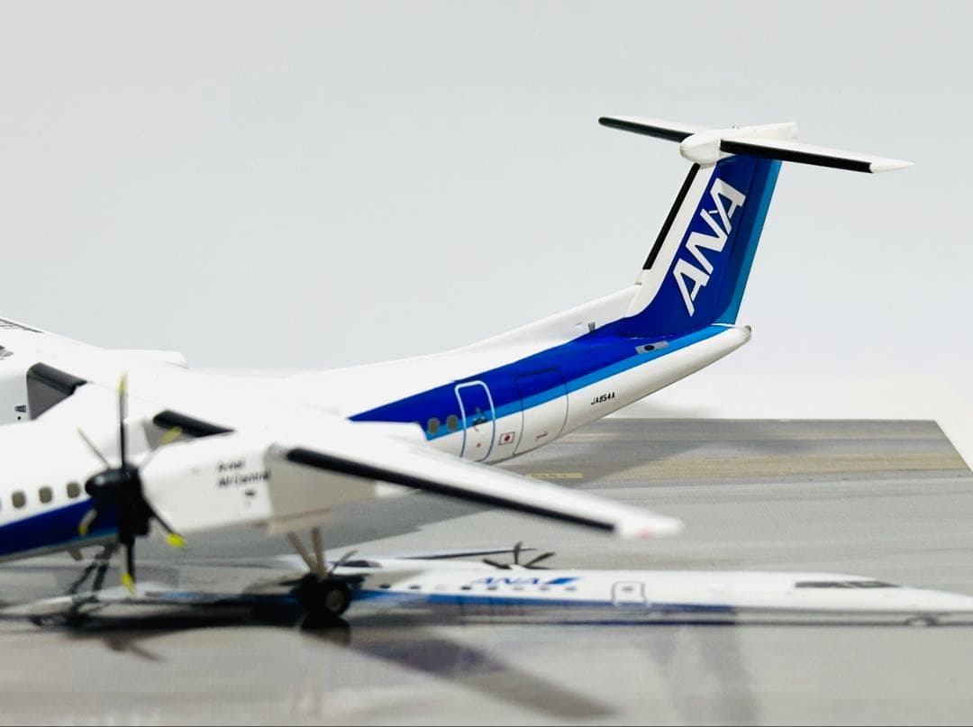 全日空商事1/200 DHC-8-400