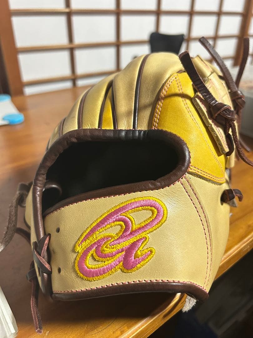 ドナイヤ２０２２限定販売軟式内野手用グラブ ラベル直刺繍モデルブロンドXゴールド