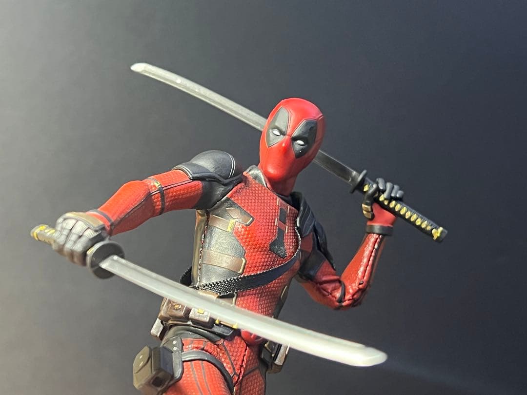 デッドプールフィギュア Thunder Toys 1/12