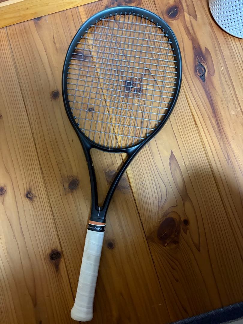 テニスラケット RF01