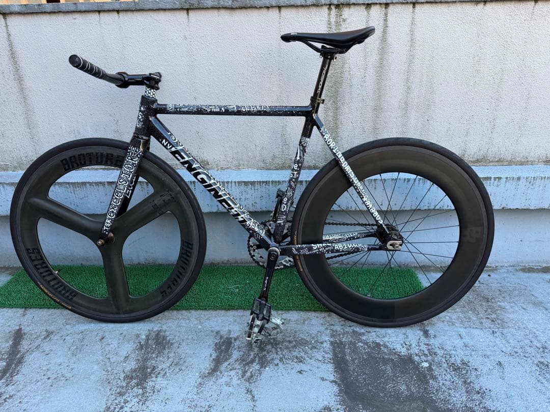 ENGINE11 CHAS限定モデル！　Mサイズ