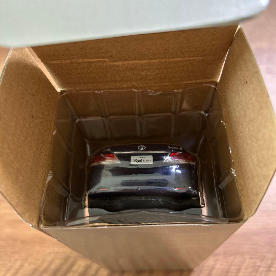 新品　非売品トヨタクラウンロイヤル サルーン　8S6 ダークブルーマイカ