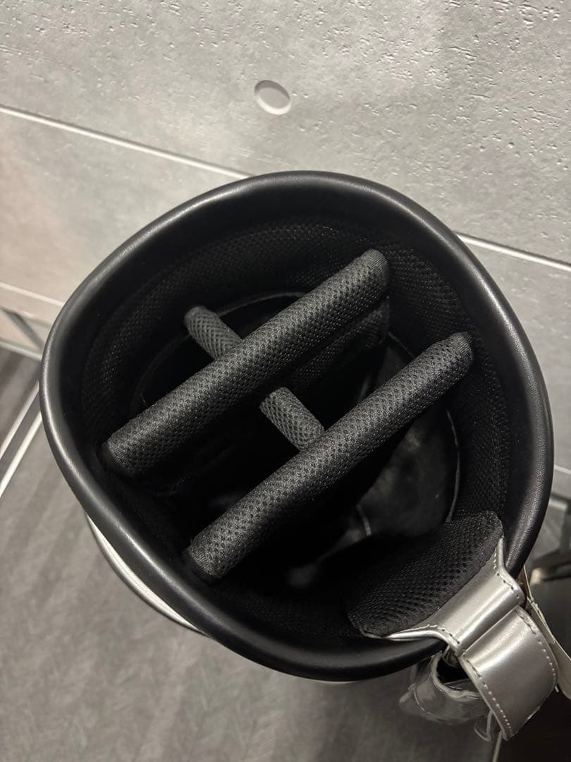 ブラッククローバー ゴルフ シルバー キャディバッグ 9.0型 BA5KNC20